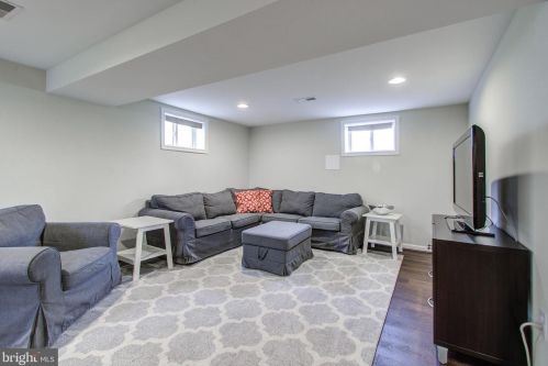 10009 Dallas Ave, Silver Spring MD 20901-2240 exterior