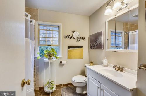 2225 Luzerne Ave, Silver Spring MD 20910-2135 exterior