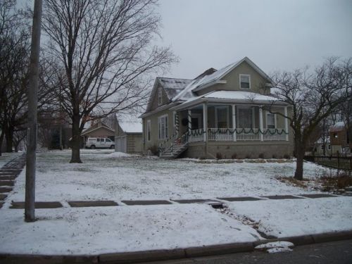 702 9th St, Wakefield, KS 67487-9700