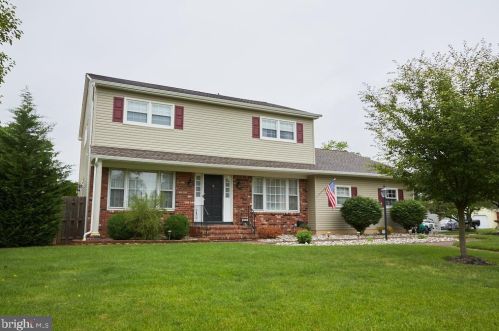 1 Cairn Ct, Trenton, NJ 08619-1425