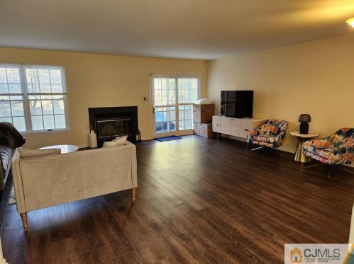 62 Countryside Dr, Princeton NJ  08540-9408 exterior