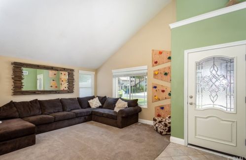 11421 Rancho Del Oro Dr, Riverside CA  92505-3582 exterior