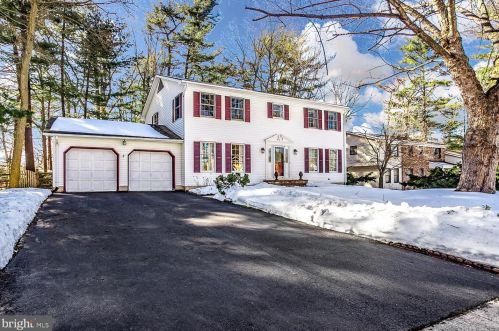 7 Bruin Dr, Trenton, NJ 08619-1341