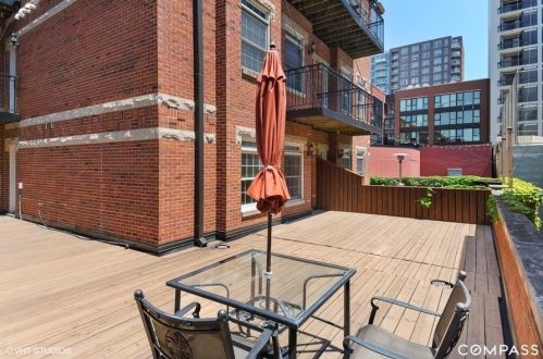 227 Scott St, Chicago, IL 60610-6490