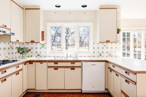 3360 Columbine Cir, Englewood CO 80113-7605 exterior