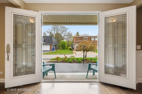 670 Constance Ln, Bannockburn, IL 60015-3918