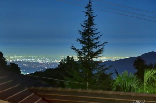 3001 Cloudcrest Rd, Glendale CA  91214-1304 exterior