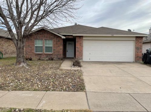 5180 River Rock Blvd, Fort Worth TX  76179-7302 exterior