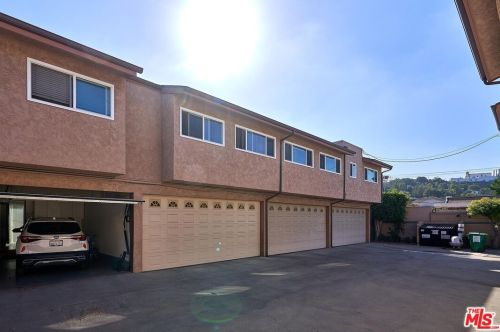 630 Acacia Ave, Glendale CA  91205-3046 exterior