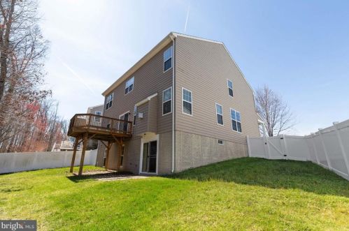 12675 Lakeside Ct, Woodbridge, VA 22192-7510