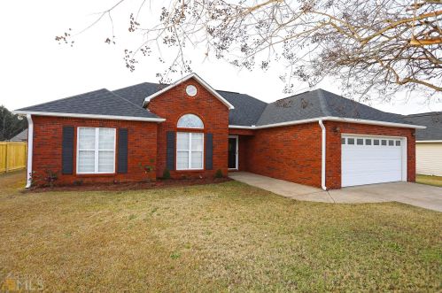 304 Myles Ln, Bonaire, GA 31005-3158
