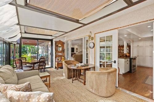 3433 Royal Rd, Vista CA  92084-6616 exterior