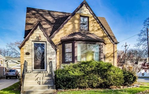 6225 Caldwell Ave, Chicago, IL 60646-4118