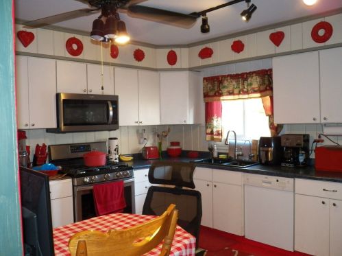 2122 Grace St, Rockford, IL 61103-4330