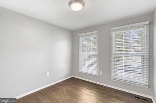 9919 Coffer Woods Rd, Springfield VA  22015-2903 exterior