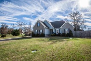 144 Auburn Ct, Murfreesboro, TN 37128-6161