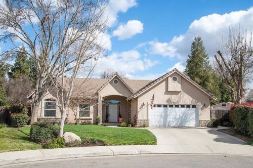 920 Orchard Ct, Visalia, CA 93277-7484