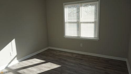 3260 Creekwood Dr, Rex GA  30273-2121 exterior