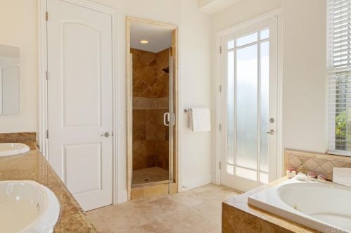 2021 Pleasant Heights Dr, Vista CA  92084-2844 exterior