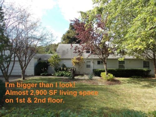 127 Miraflores Ave, Waukegan, IL 60087-4033