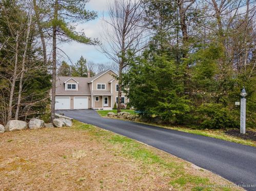 26 Magnolia Dr, Gray, ME 04039-7566