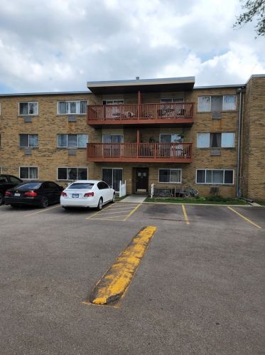 750 Dempster St, Mount Prospect, IL 60056-5076