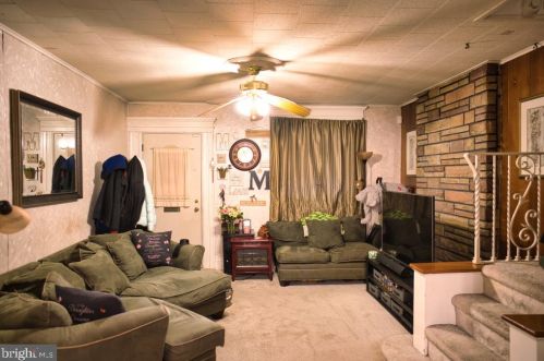 137 61st St, Philadelphia, PA 19139-3043