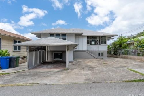 3273 Lamaloa Pl, Honolulu, HI 96816-2535