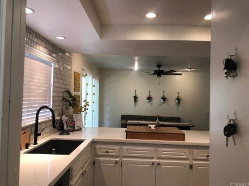 6807 Rycroft Dr, Riverside CA  92506-5352 exterior