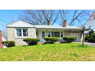 26 Jackson Ave, Wallingford, CT 06492-5112