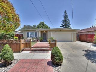 3240 Cadman Rd, Fremont, CA 94538-3740