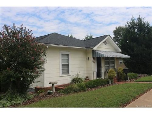 178 Center St, Cramerton, NC 28032-1407