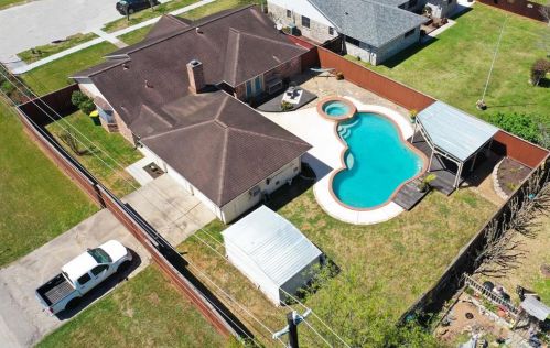 2101 Linwood Oaks St, Pearland, TX 77581-3507