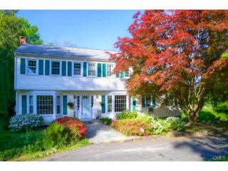 5 Bumblebee Ln, Norwalk, CT 06851-1404