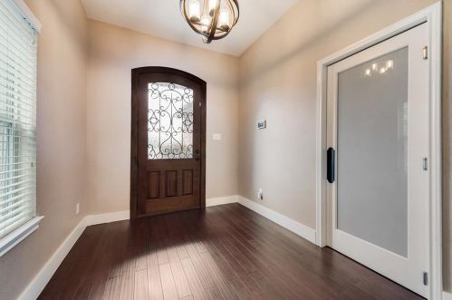 5568 Thunder Bay Dr, Fort Worth TX  76119-8505 exterior