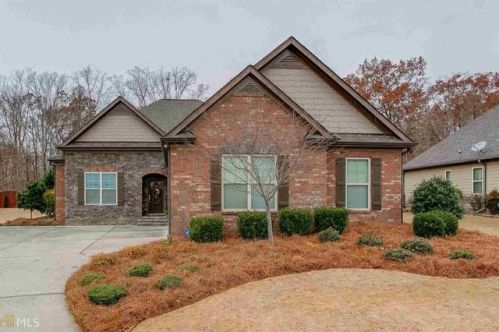 271 Bakers Farm Cir, Braselton, GA 30517-2595