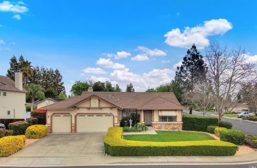 301 Fieldstone Ct, Vacaville, CA 95687-4326