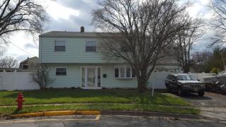 28 Bailey Pl, Sewaren, NJ 07077-1101