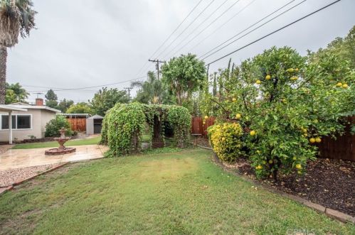 6375 Westview Dr, Riverside CA  92506-5325 exterior