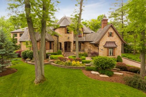 831 Diane Ln, Naperville, IL 60540-7402