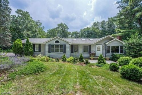 10 Walnut St, Parsippany, NJ 07834-2808
