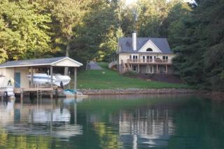 1077 Fawn Dr, Huddleston, VA 24104-3026