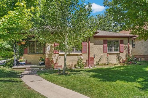 2290 Albion St, Denver, CO 80207-3708