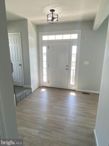 118 Un Rdg Dr, Charles Town WV 25414-4937 exterior