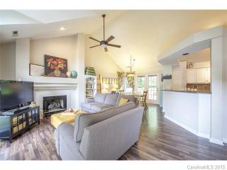11103 Muses Ct, Matthews, NC 28105-1249