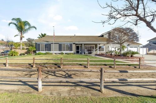 3511 Broken Twig Dr, Norco, CA 92860-3724