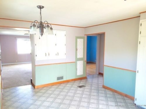20 Delmont St, Presque Isle, ME 04769-2110