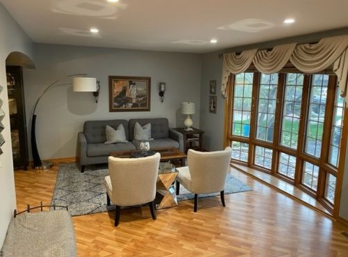 10440 Alta Dr, Palos Hills, IL 60465-1708