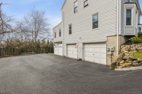 5 Colonial Ct, Dover NJ  07869-4133 exterior
