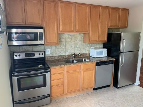 4618 Fishermans Ter, Lyons, IL 60534-2239